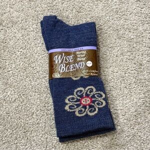NWT Wise Blend Ladies Merino Wool Blend Damask Pattern Crew Socks Denim Blue OS